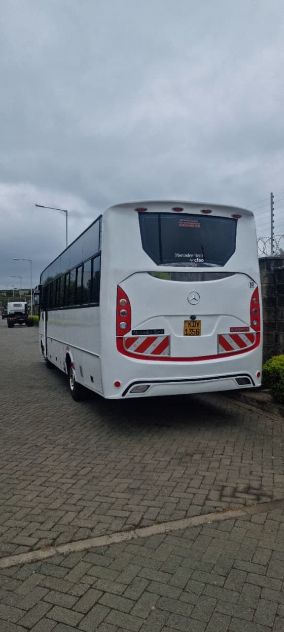 Mercedes-Benz Executive Coach 33-Seater