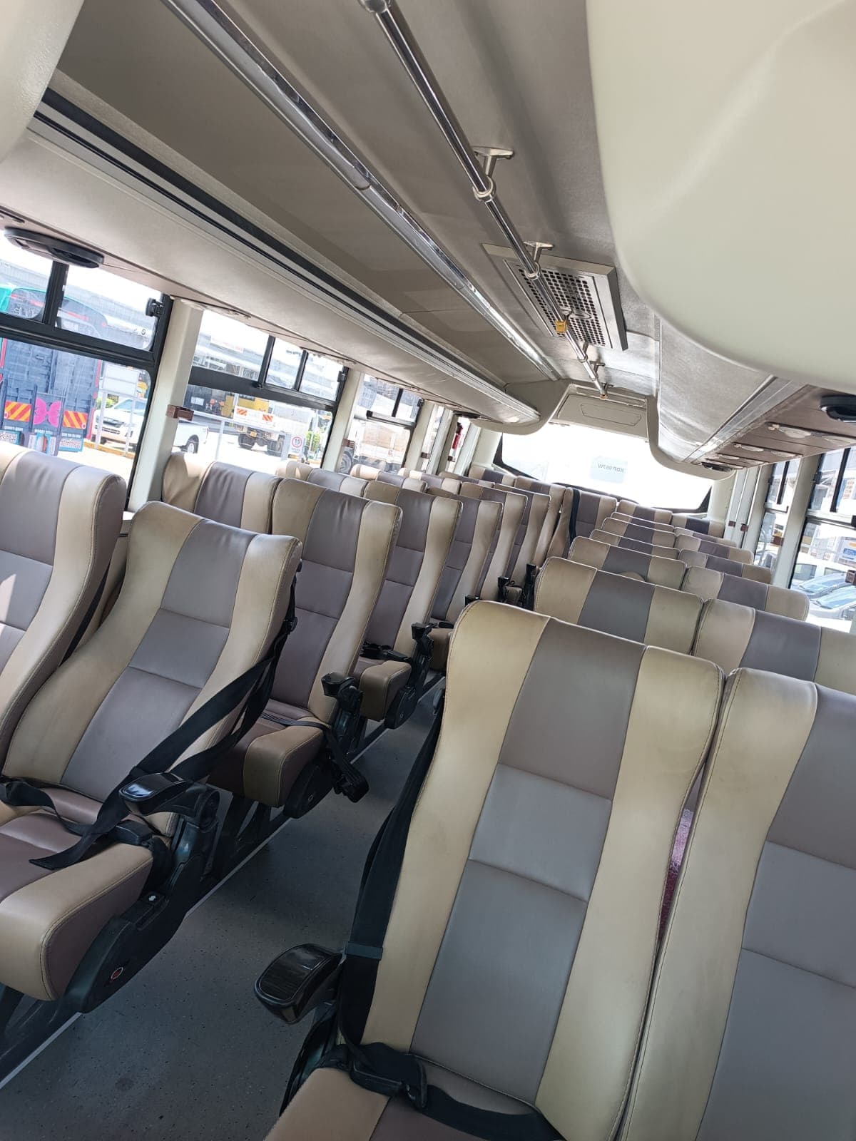 Mercedes-Benz Master Coach 27-Seater