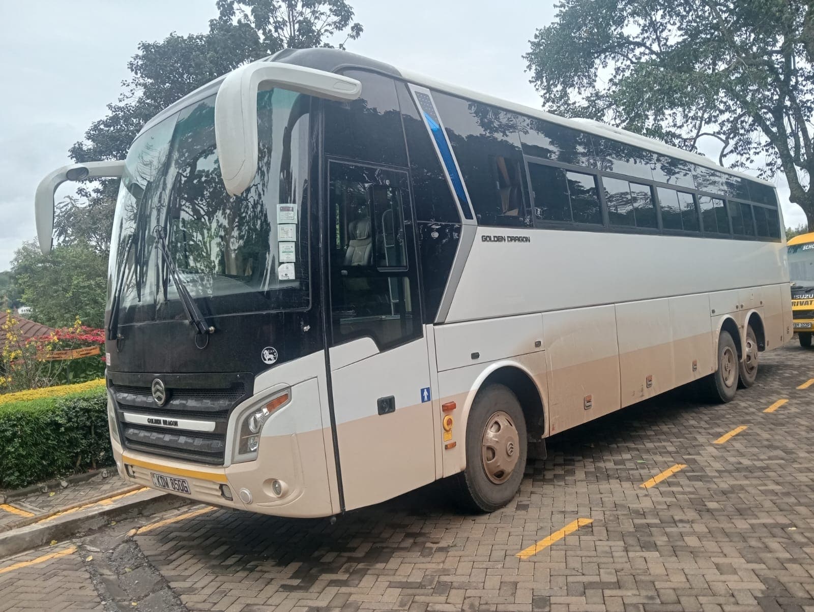 Yutong 51-Seater Luxury